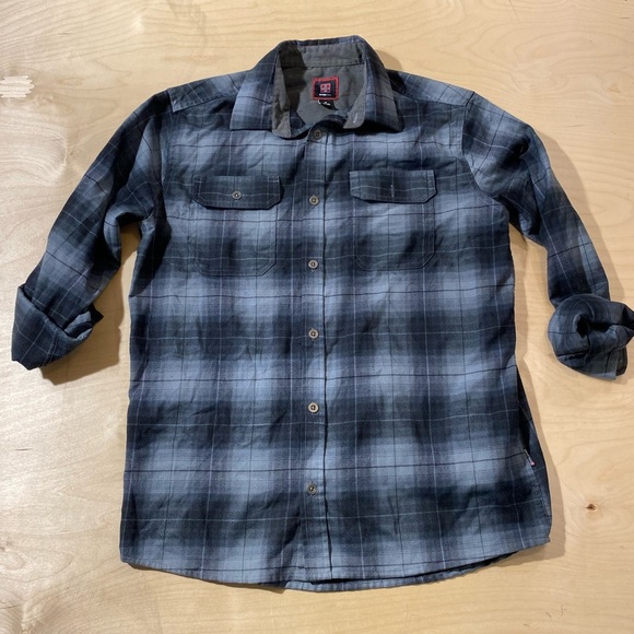 Swiss Tech Gray Plaid Button-Up Shirt Medium (38-40) (JH) - Picture 5 of 13